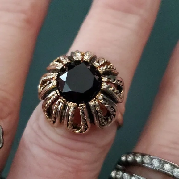 4 Rings - Picture 4 of 6